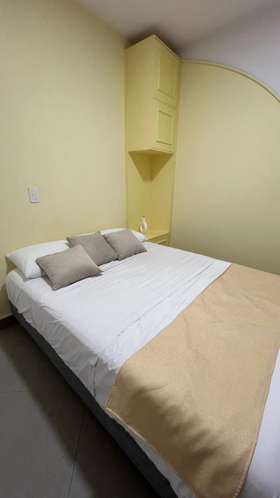 Hotel Chromatic Guatape Bagian luar foto