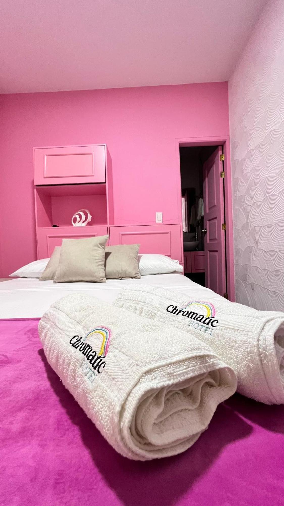 Hotel Chromatic Guatape Bagian luar foto