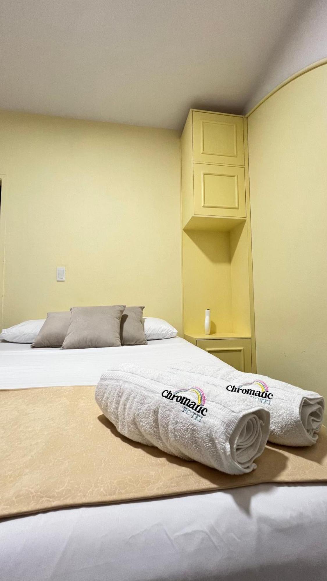 Hotel Chromatic Guatape Bagian luar foto